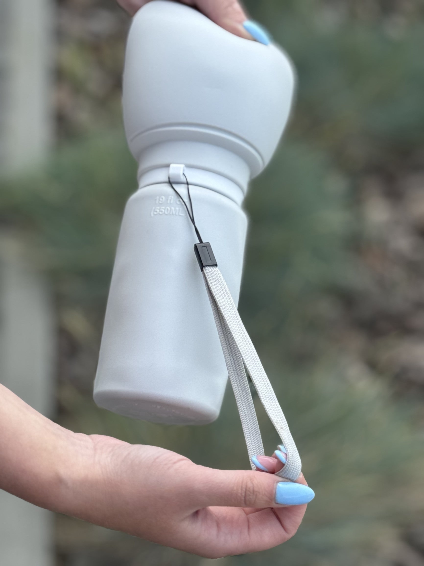 Поїлка силіконова сірого кольору Soft Touch