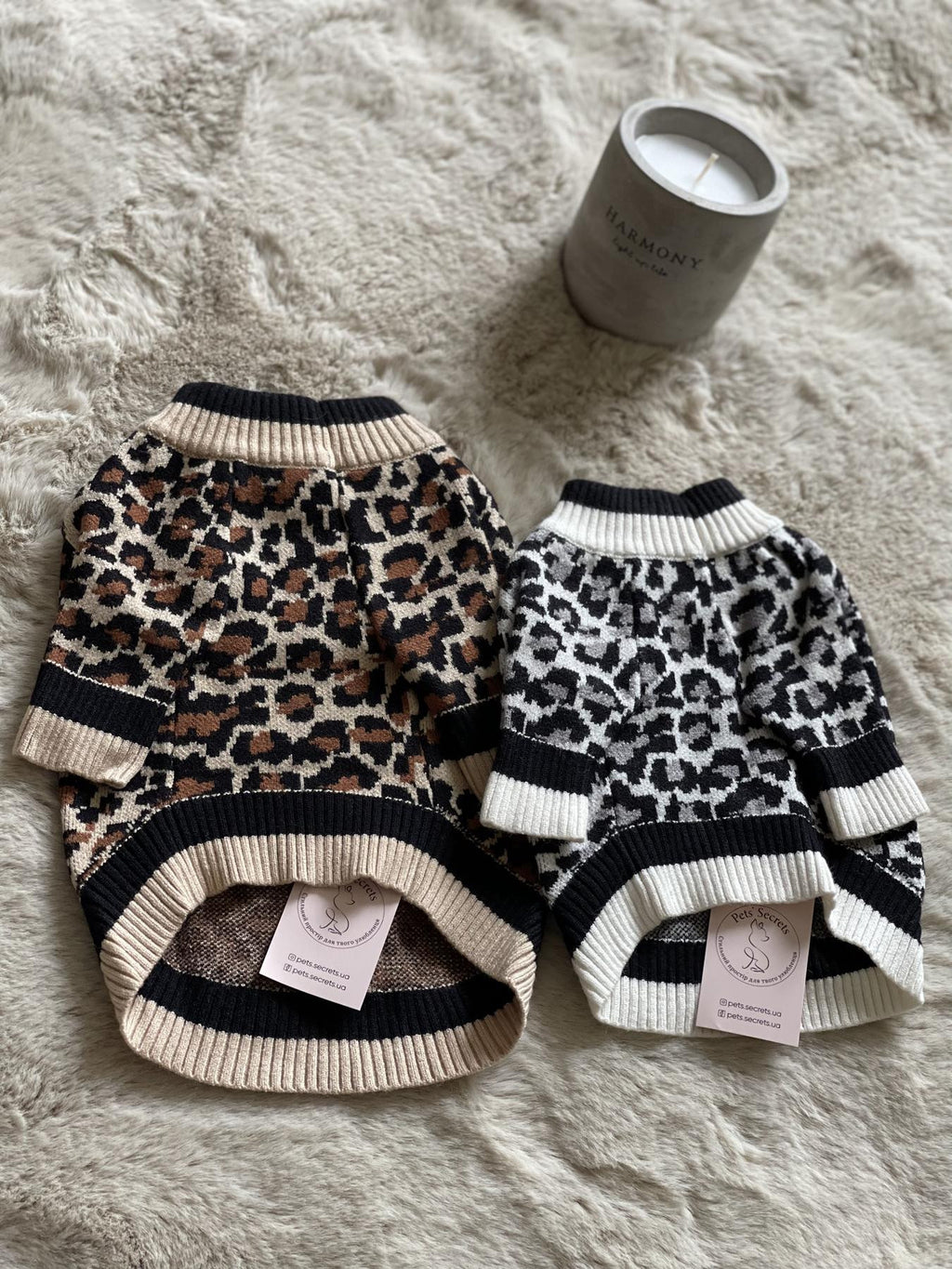 Светр коричневого кольору з принтом Леопард