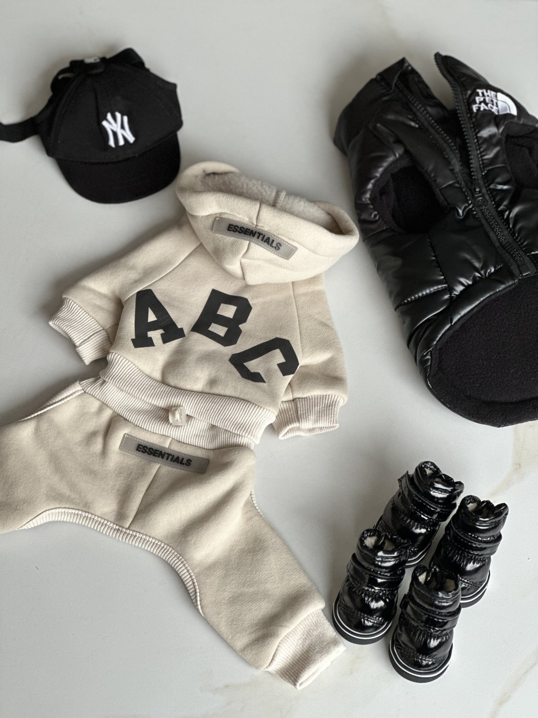 Комбінезон бежевого кольору ABC