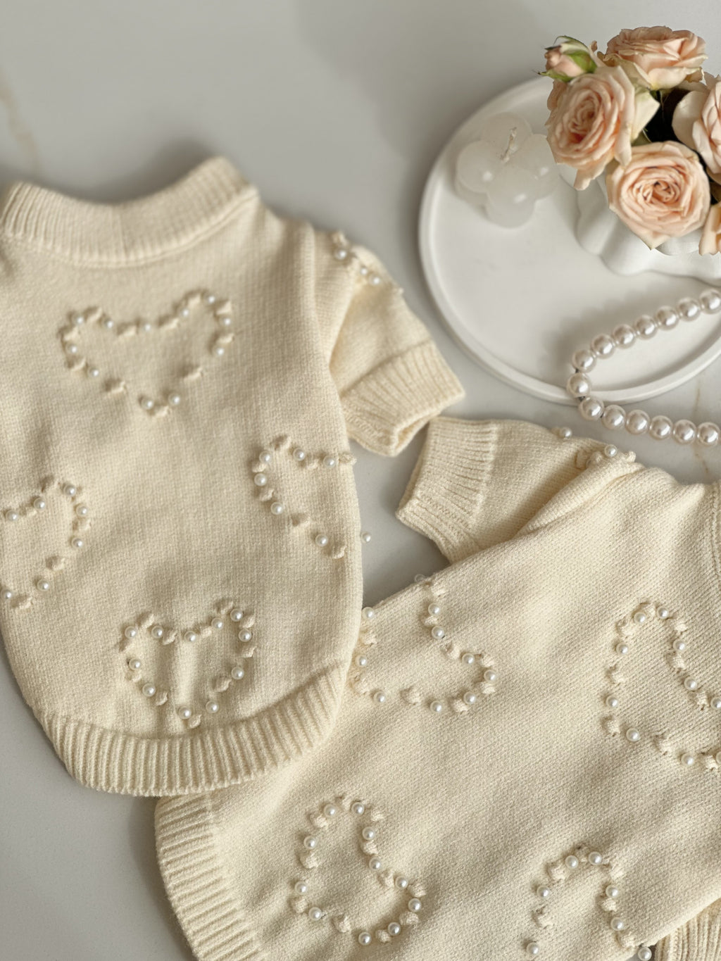 Светр молочного кольору з перлинками Сердечка