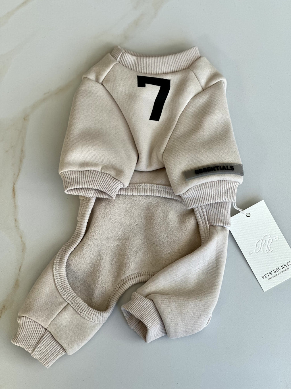 Комбінезон бежевого кольору Essentials Basic