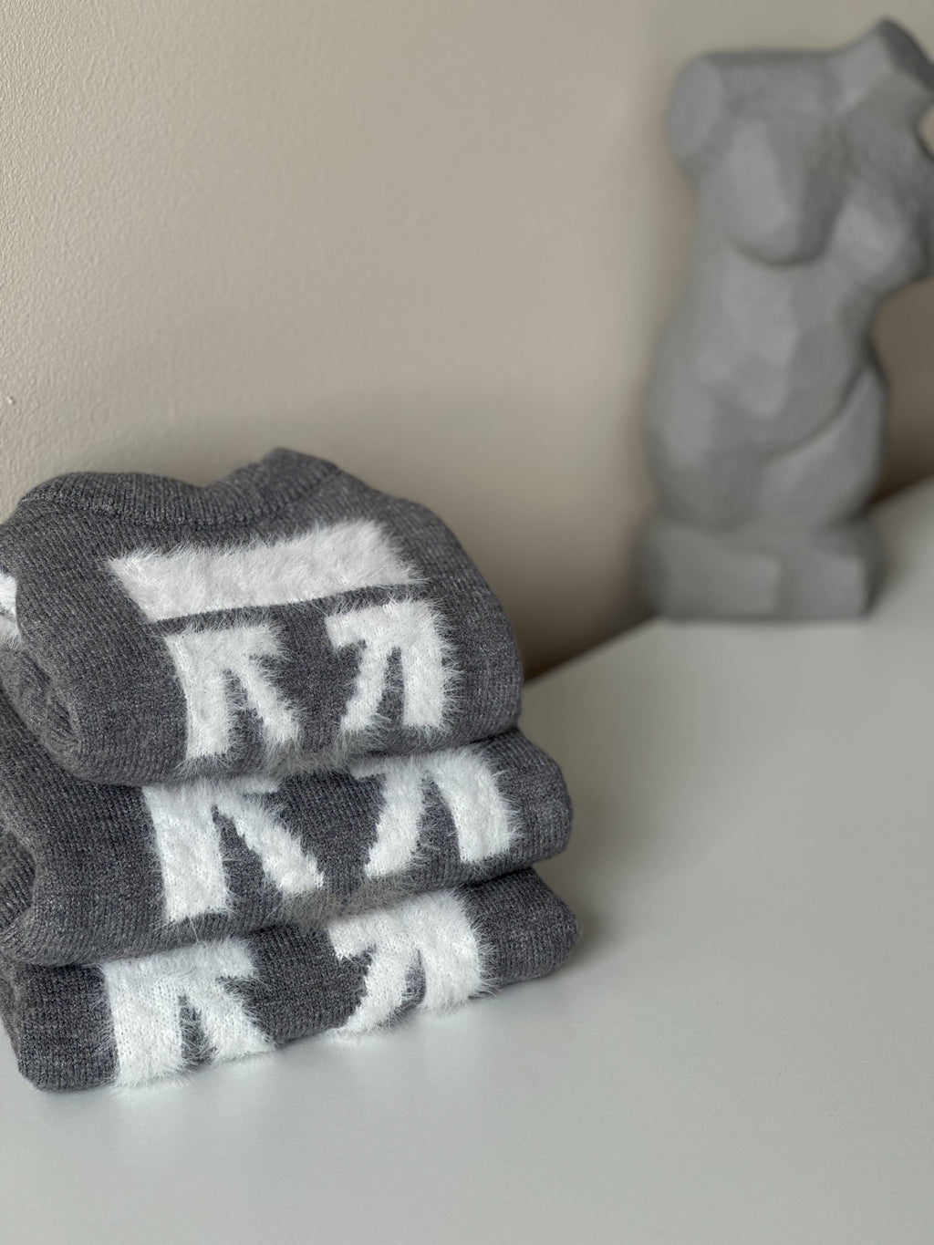 Gray sweater with Off White print