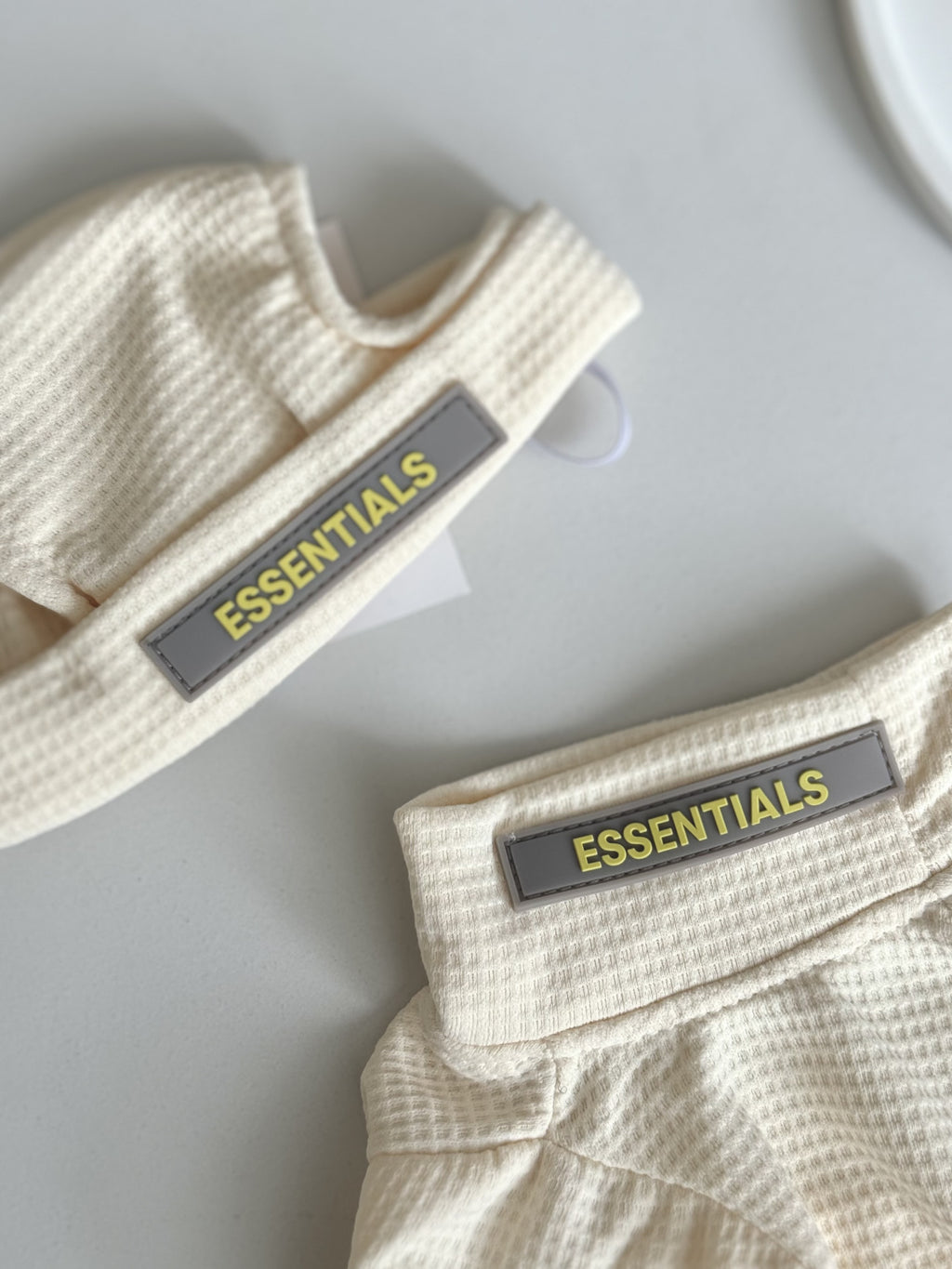 Cвітшот з шапкою молочного кольору Essentials