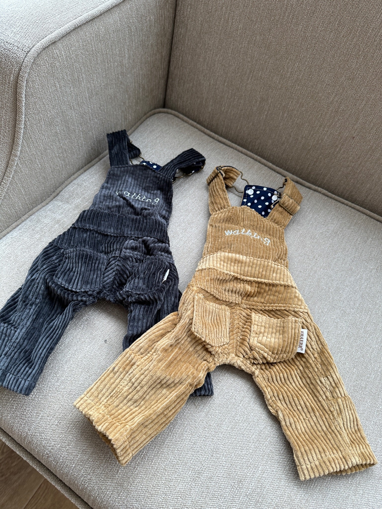 Штани бежевого кольору Walking