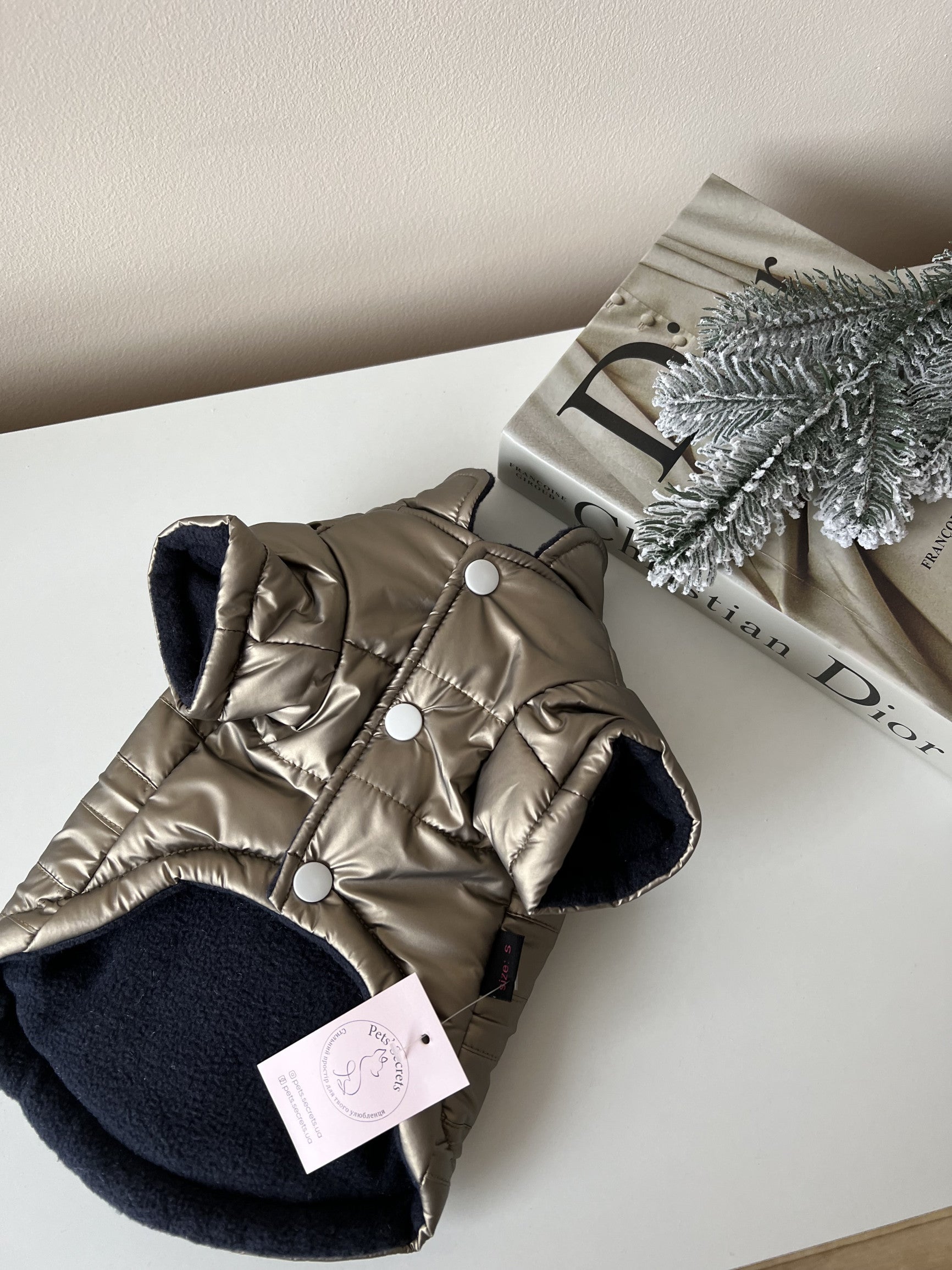 Куртка коричневого кольору Free dogs