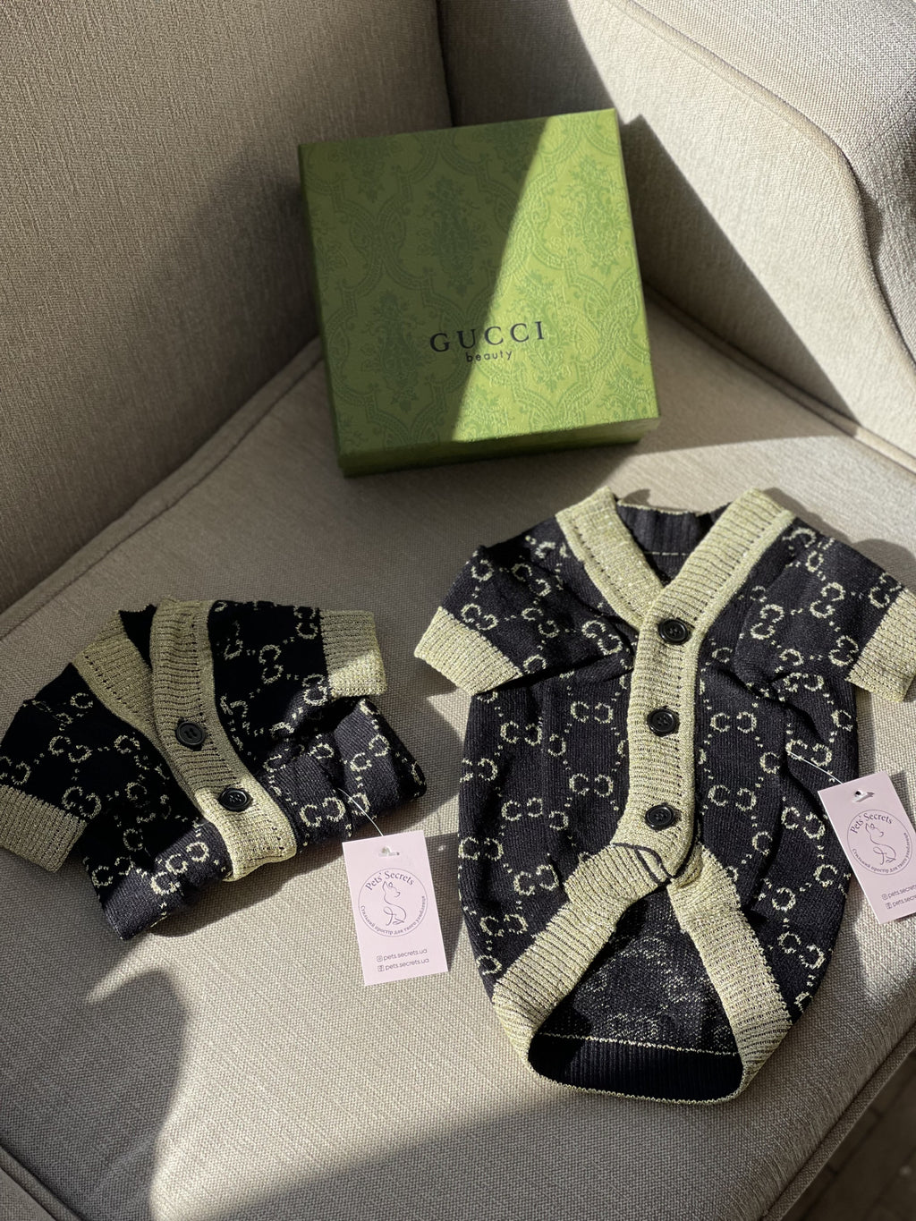 Кардиган чорного кольору з принтом Gucci