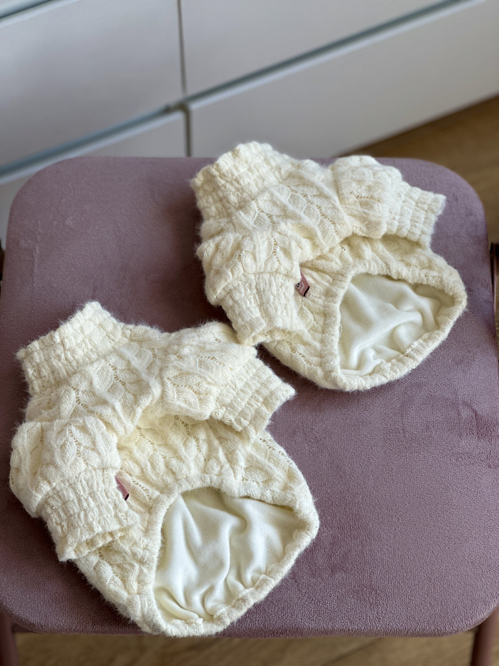 Светр молочного кольору Колосок