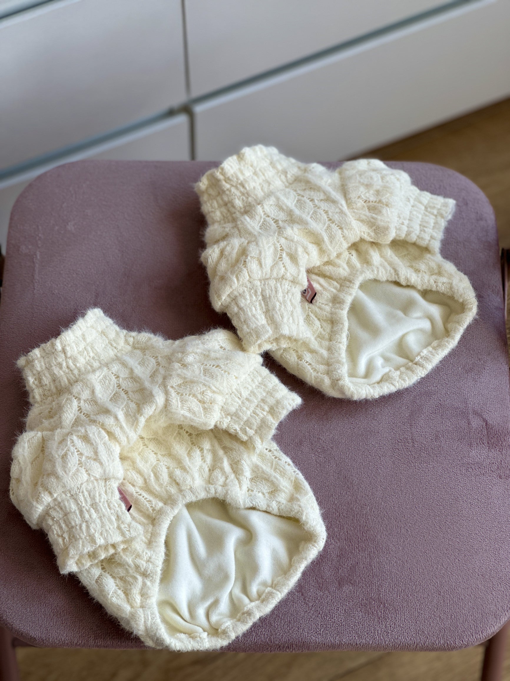 Светр молочного кольору Колосок