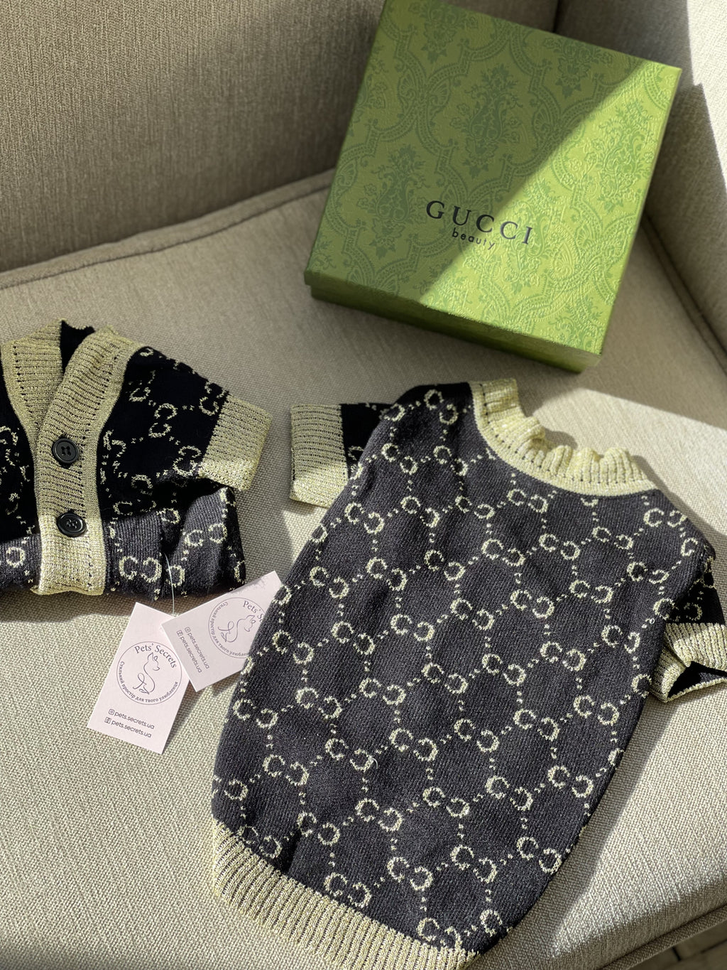 Кардиган чорного кольору з принтом Gucci