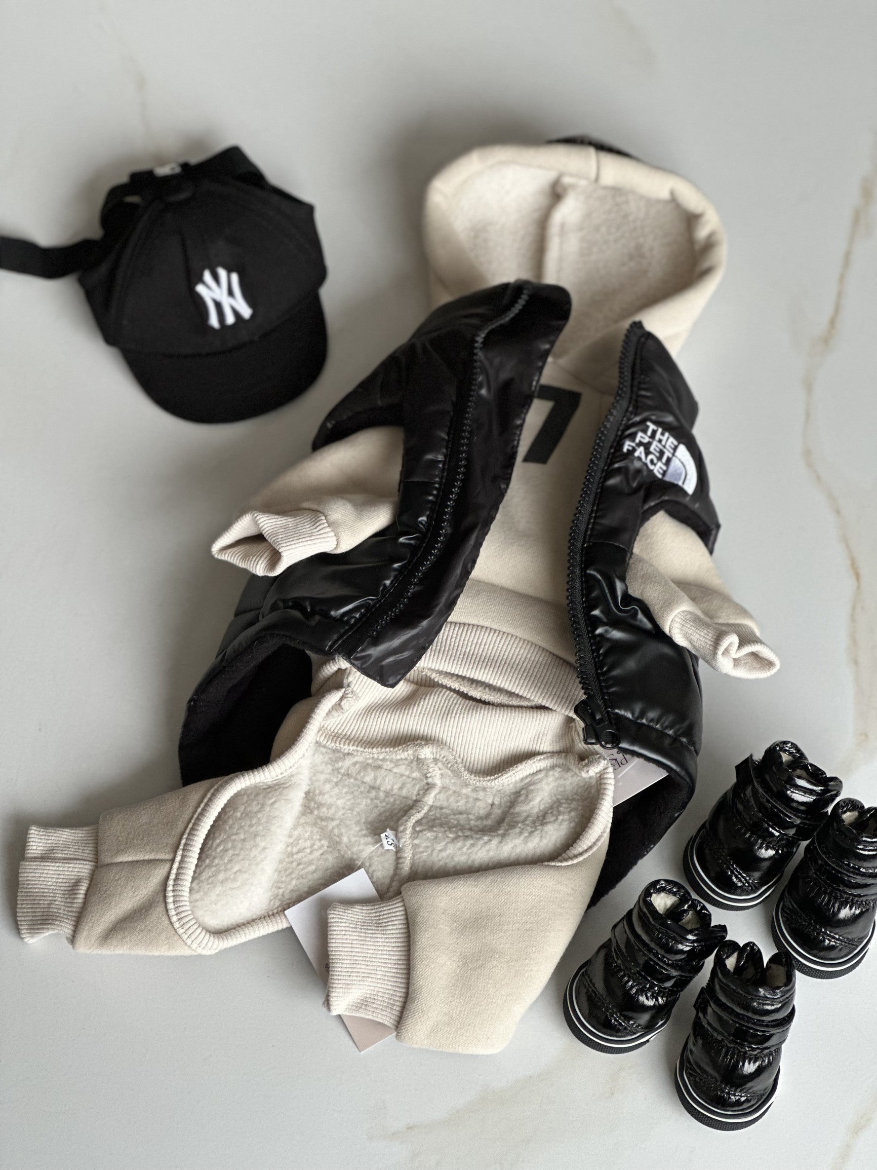 Комбінезон бежевого кольору ABC