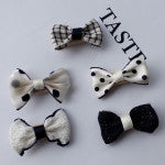 Заколки молочно-чорного кольору Noir & Vanille