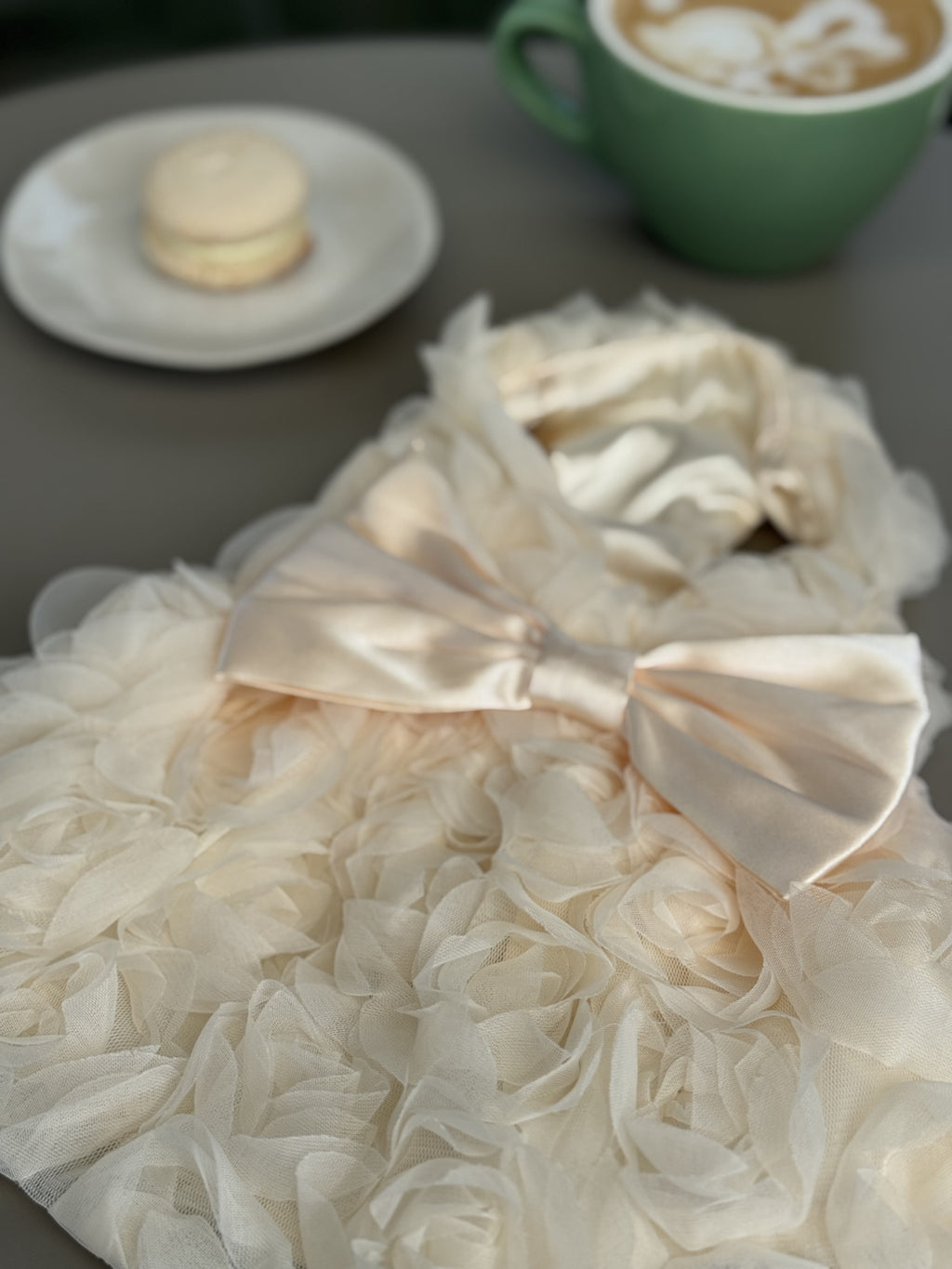 Cream-colored dress Floral Light