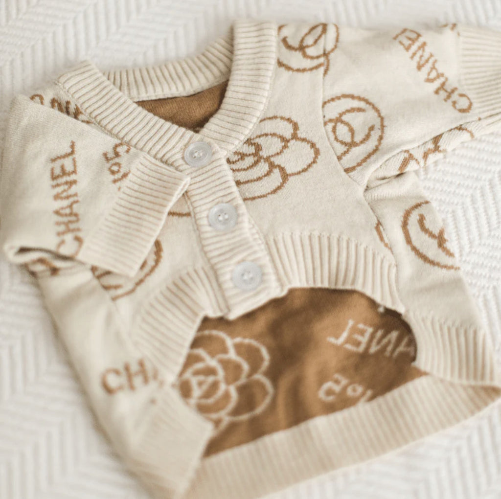 Кардиган бежевого кольору з принтом Chanel
