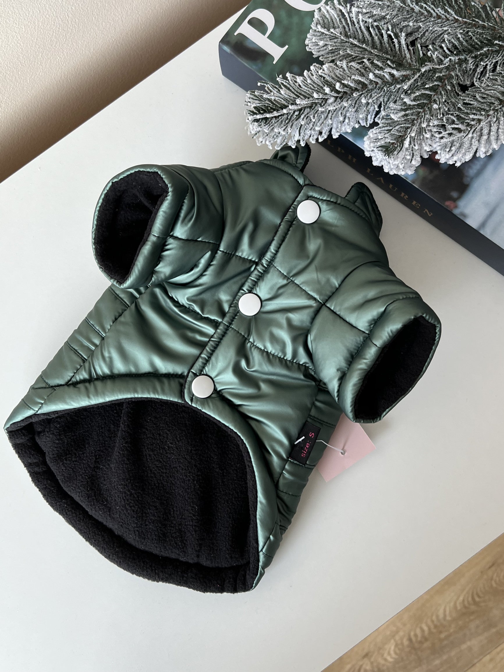 Куртка зеленого кольору Free dogs