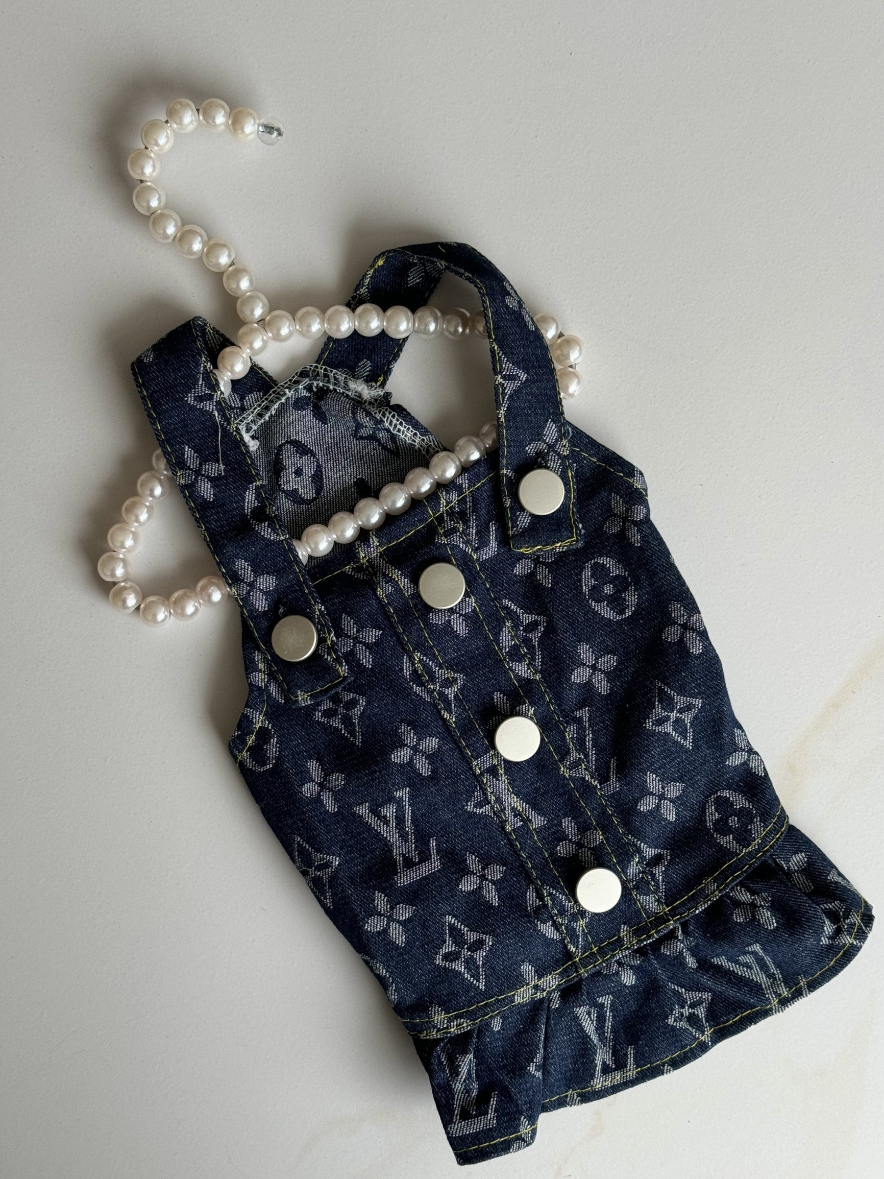 Сарафан джинсовий з рюшею з принтом LV