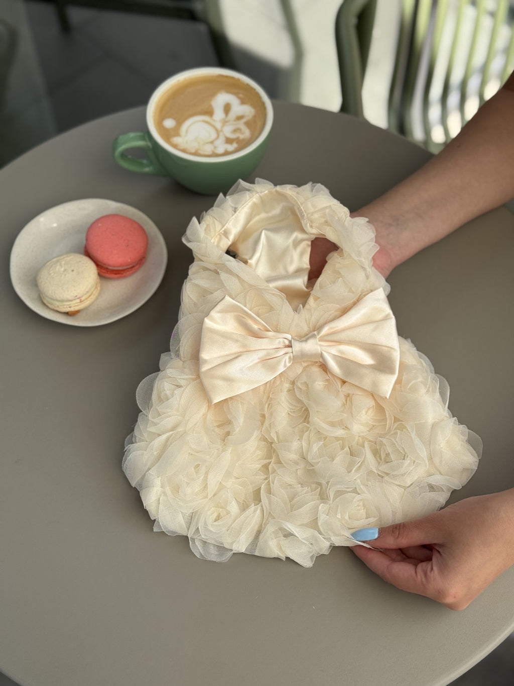 Cream-colored dress Floral Light