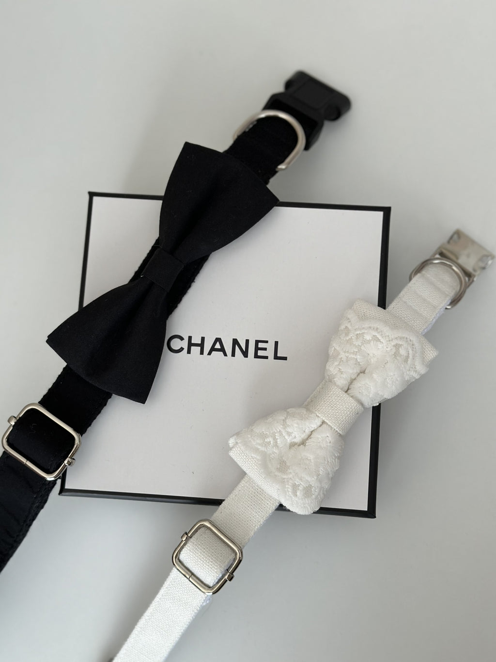 Метелик білого кольору White Label