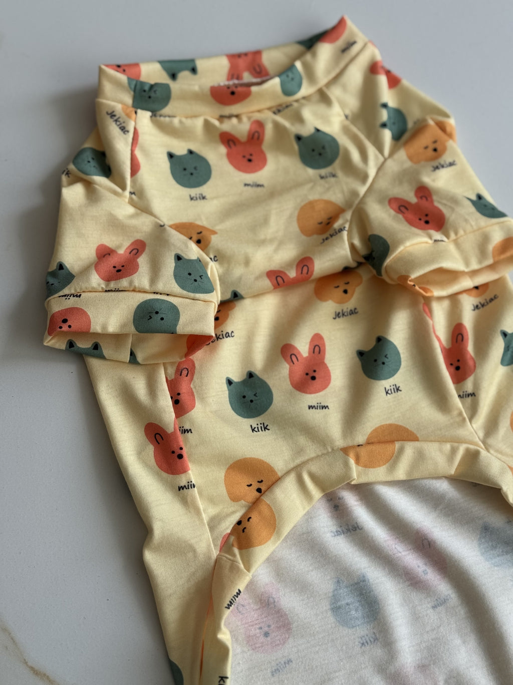 Cream-colored Animals T-shirt