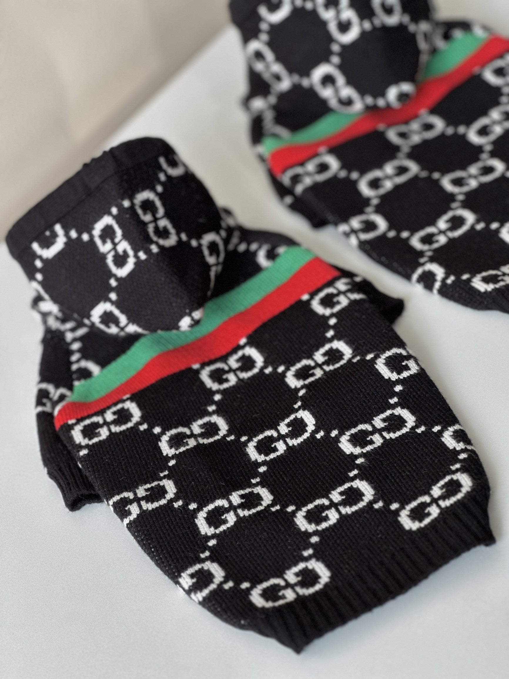 Худі чорного кольору з принтом Gucci