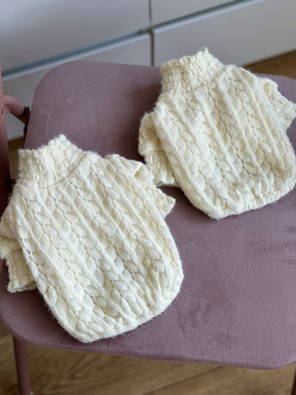 Светр молочного кольору Колосок