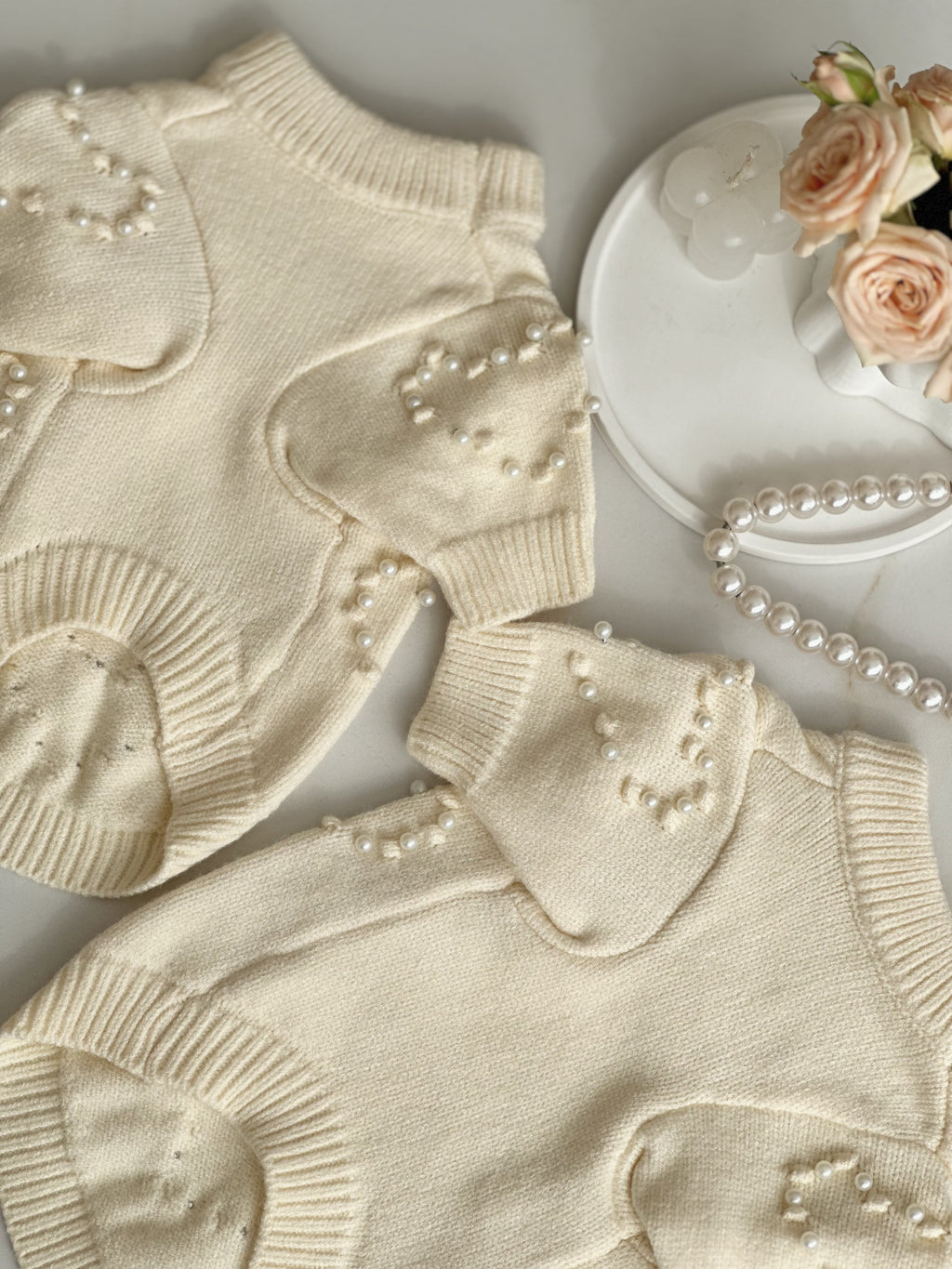 Светр молочного кольору з перлинками Сердечка