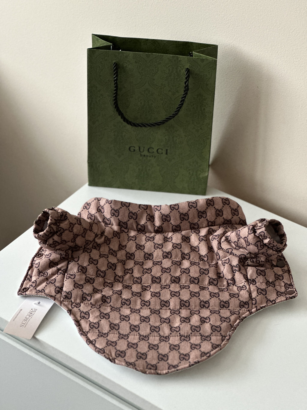 Куртка коричневого кольору з принтом Gucci Monogram