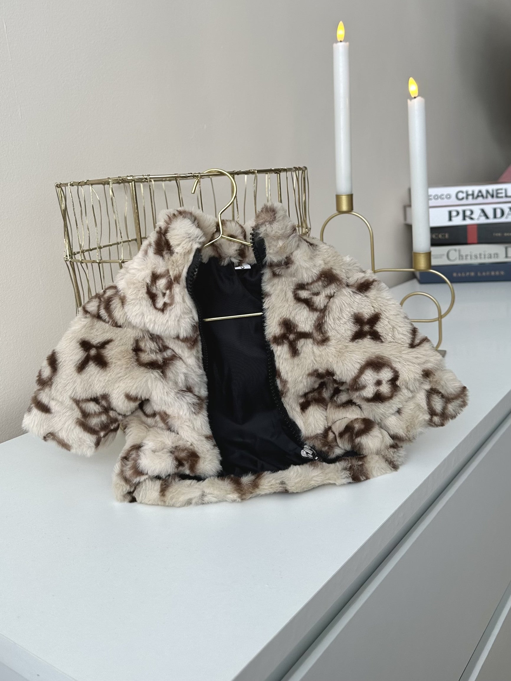 Шуба бежевого кольору Louis Vuitton Couture