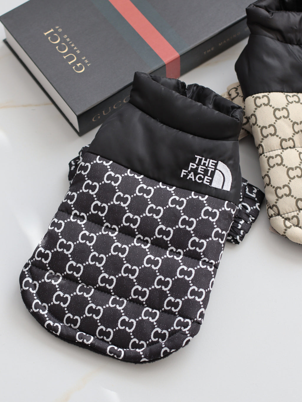 Куртка чорного кольору The pet face GG