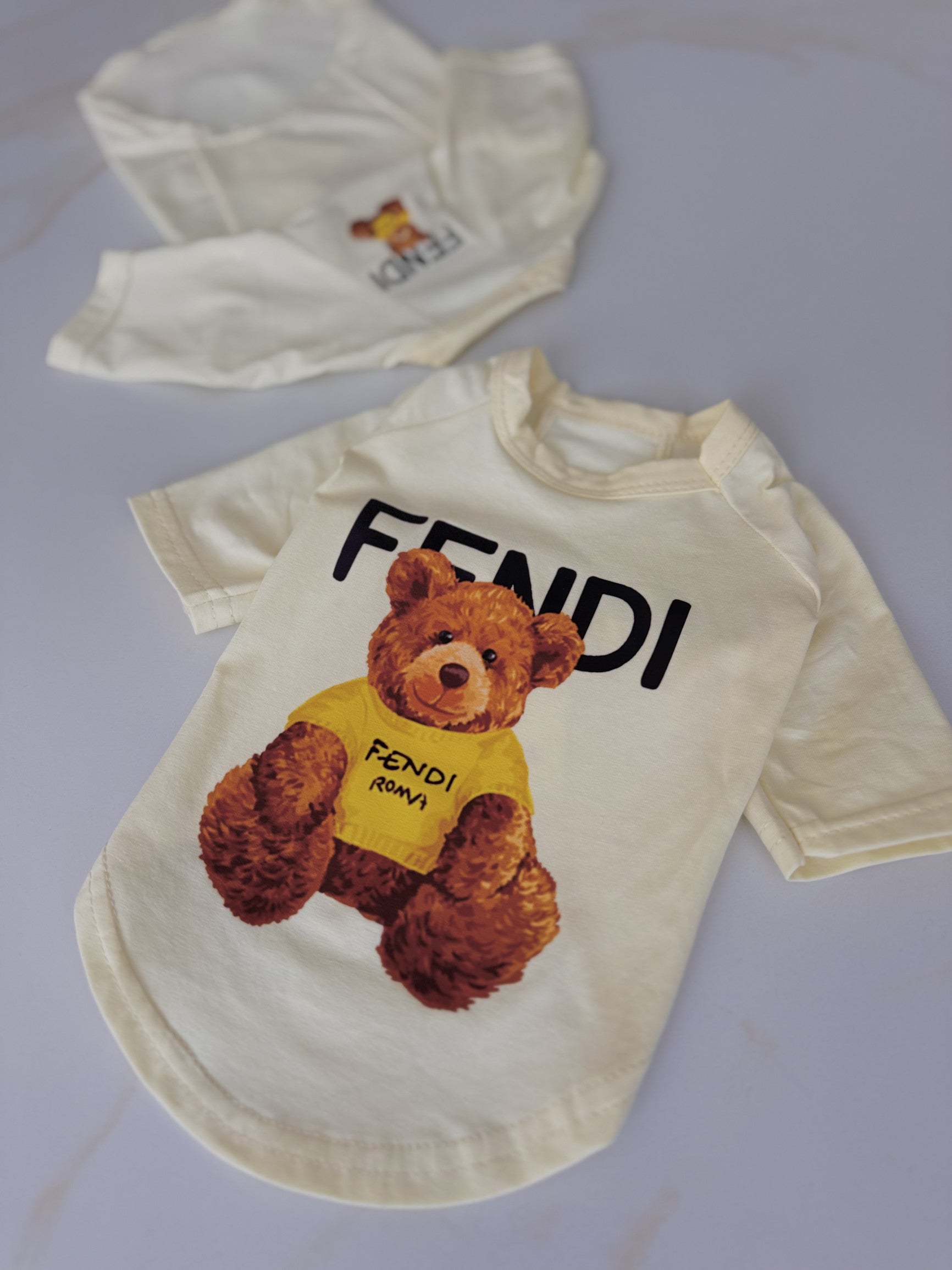 Футболка вершкового кольору з принтом Teddy Fendi