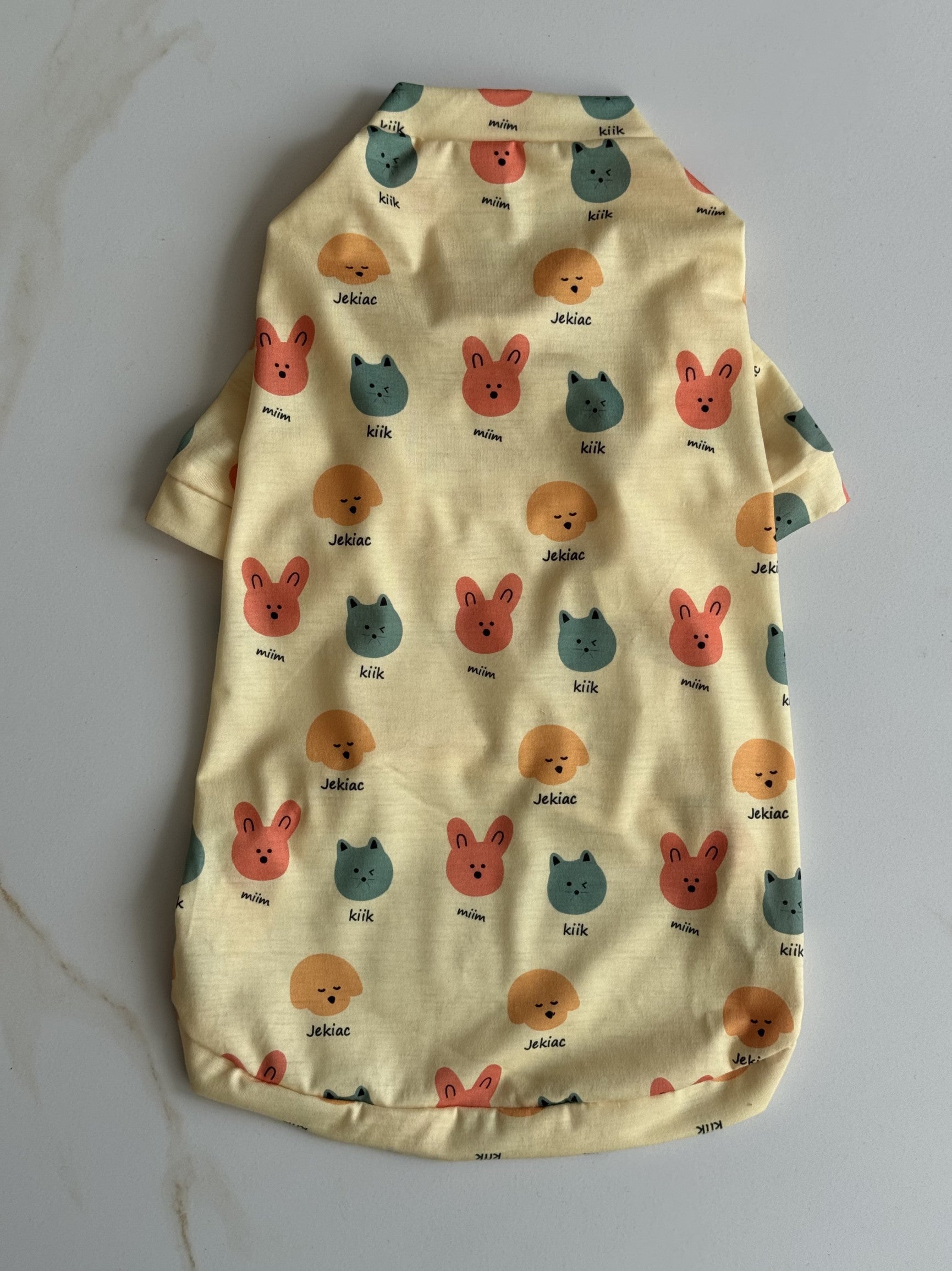 Cream-colored Animals T-shirt