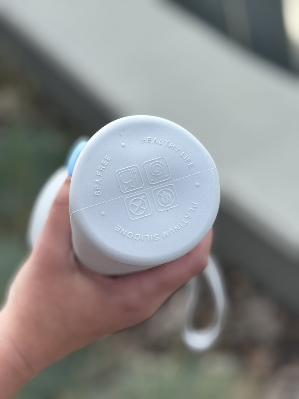 Поїлка силіконова сірого кольору Soft Touch