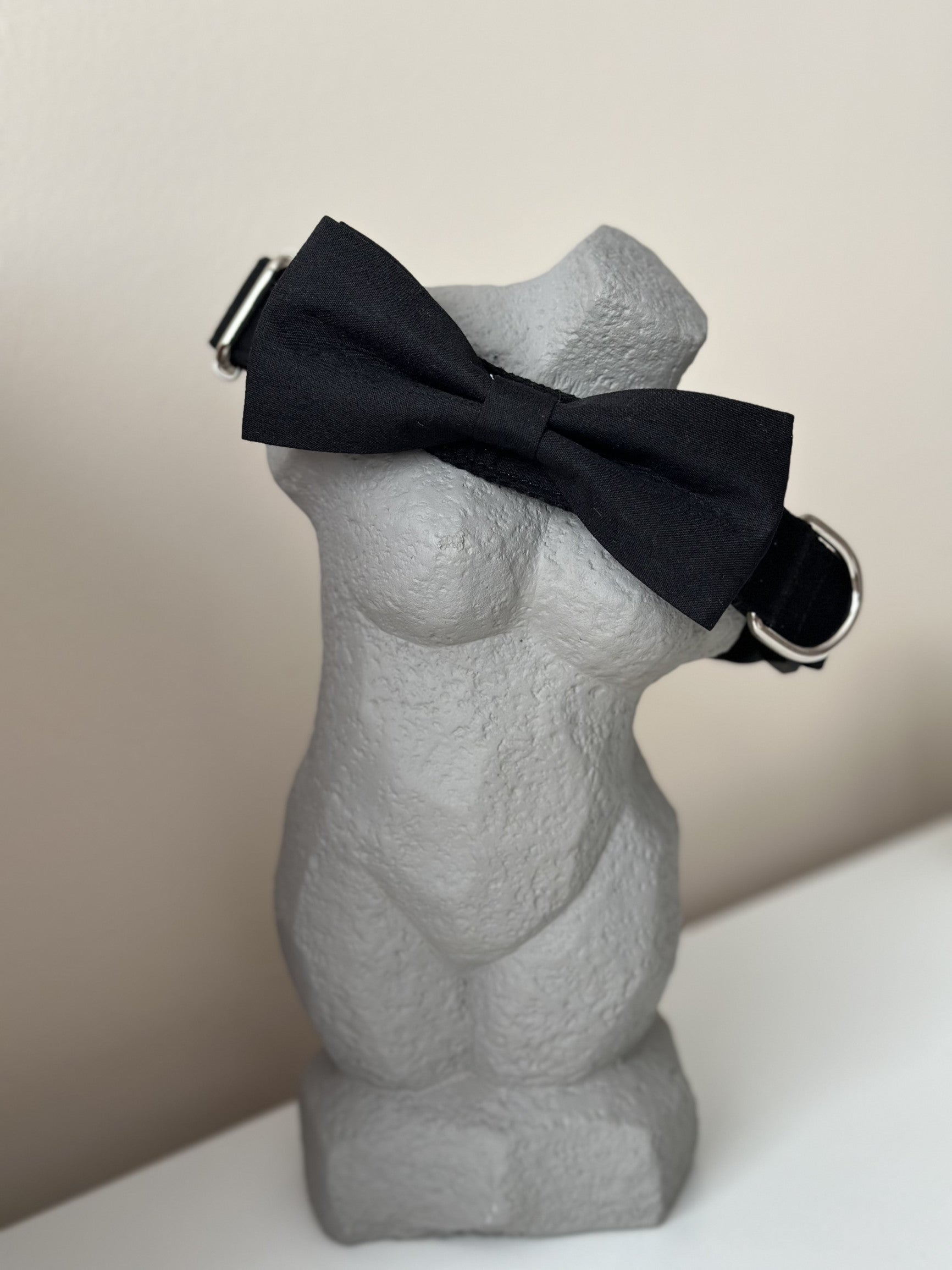 Метелик чорного кольору Black Label