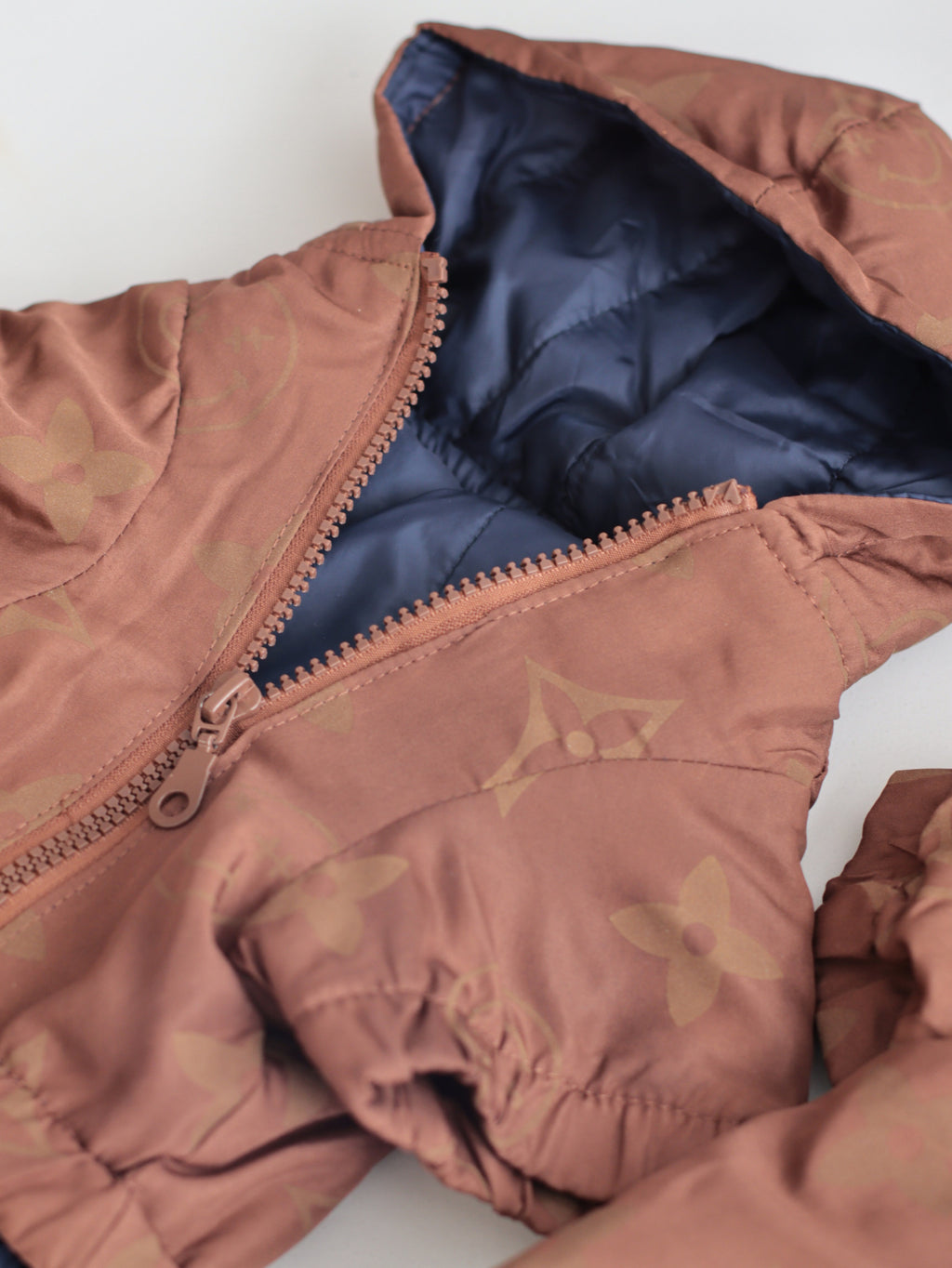 Куртка коричневого кольору Le Vie