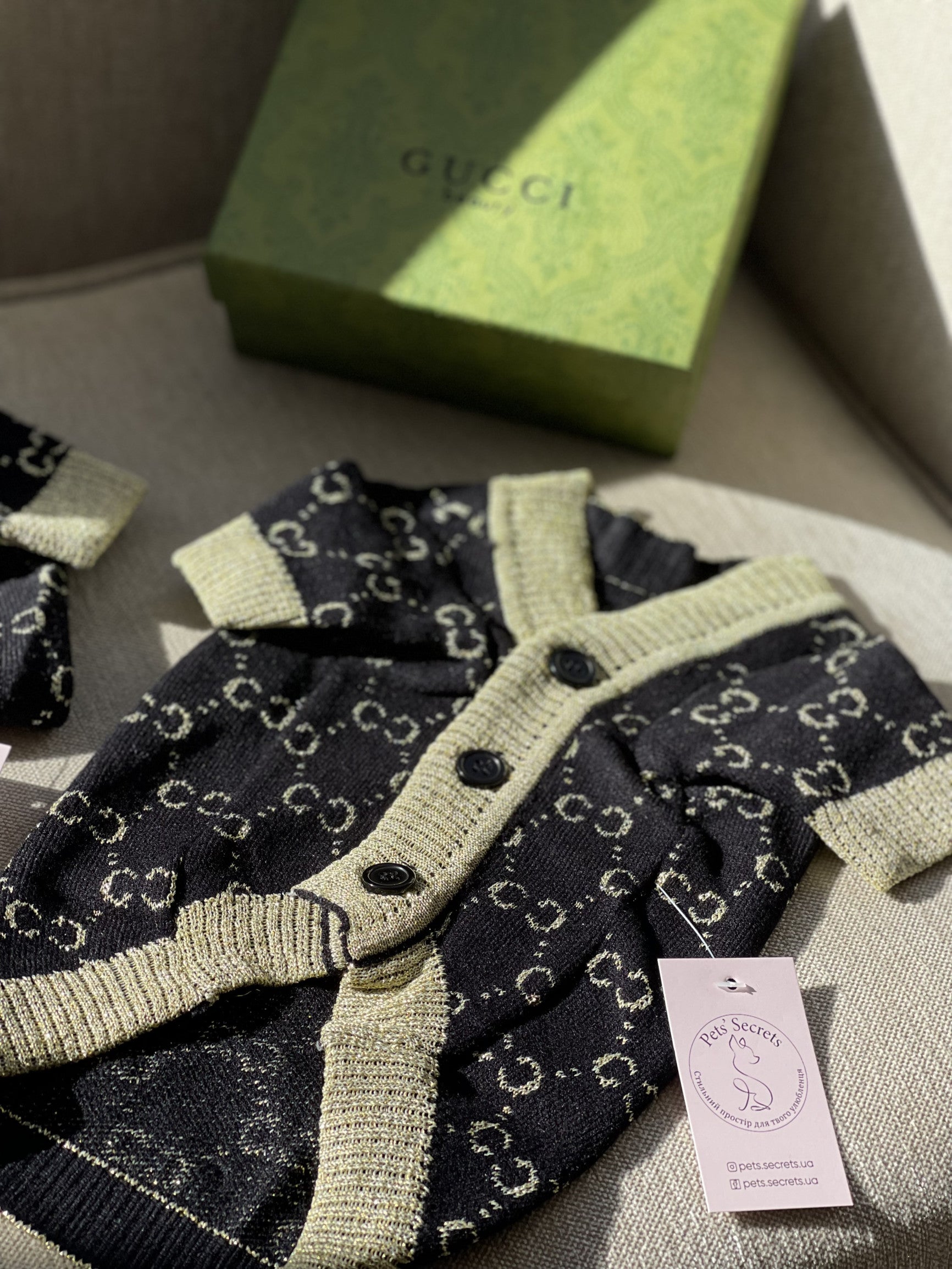 Кардиган чорного кольору з принтом Gucci