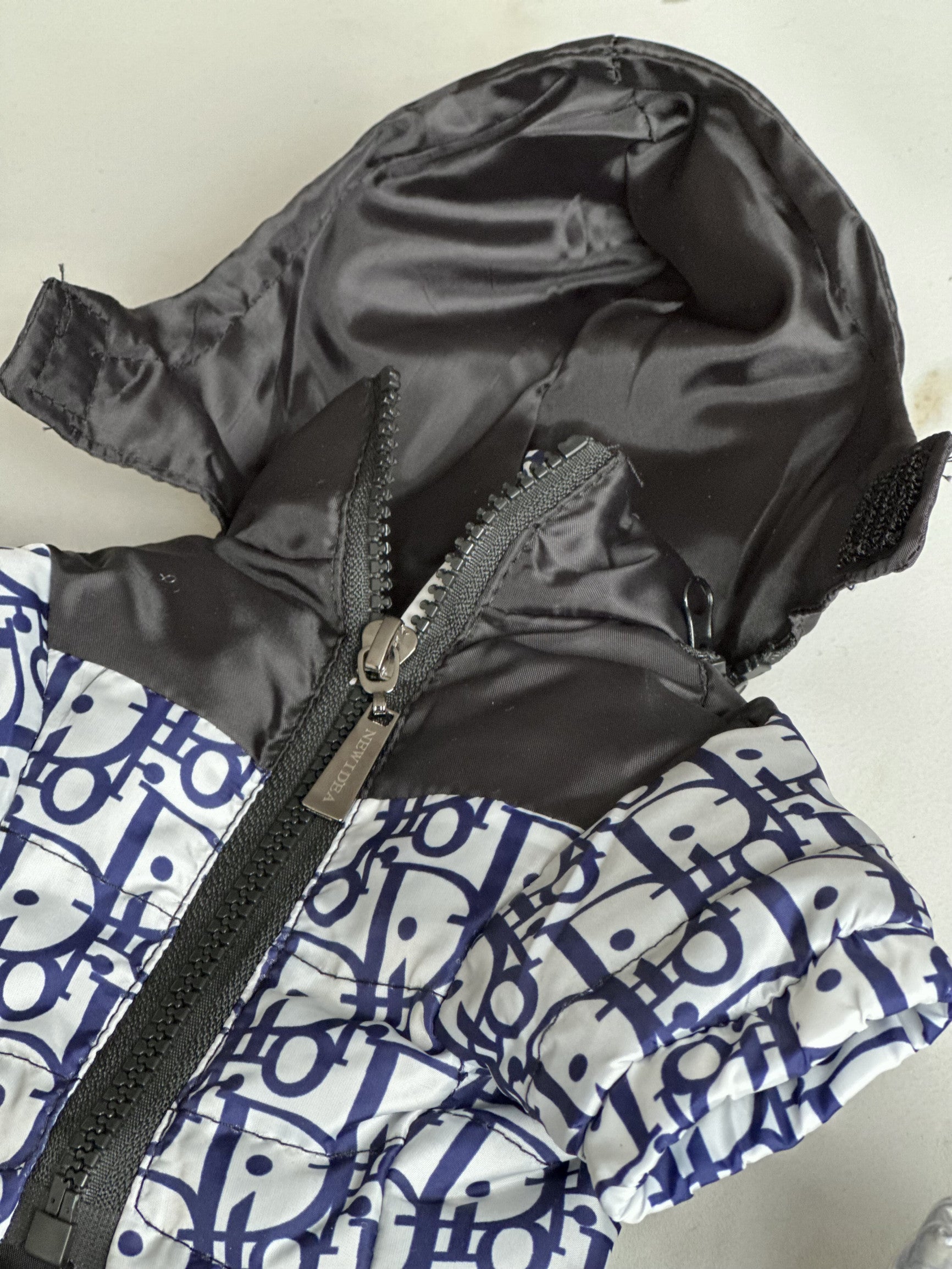 Куртка білого кольору з принтом Dior