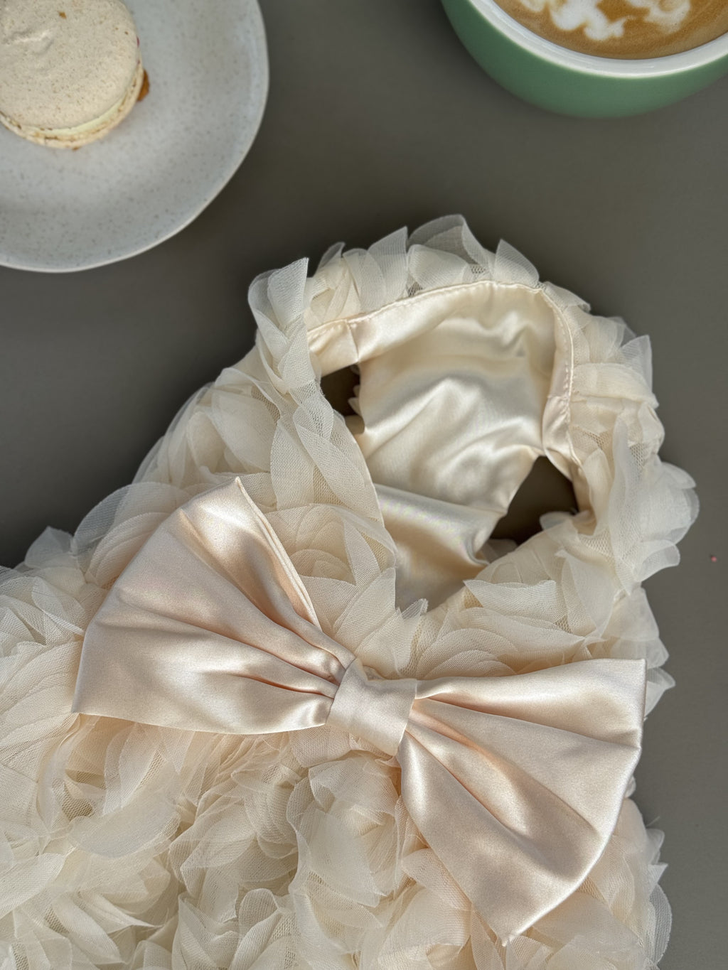 Cream-colored dress Floral Light