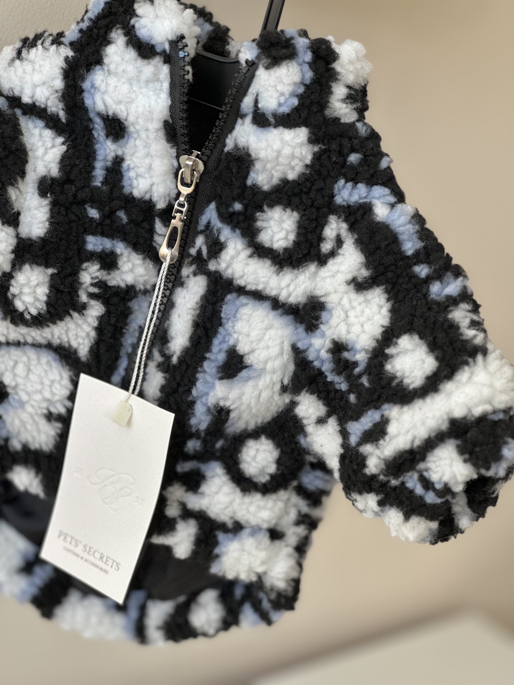 Шуба білого кольору з принтом Dior